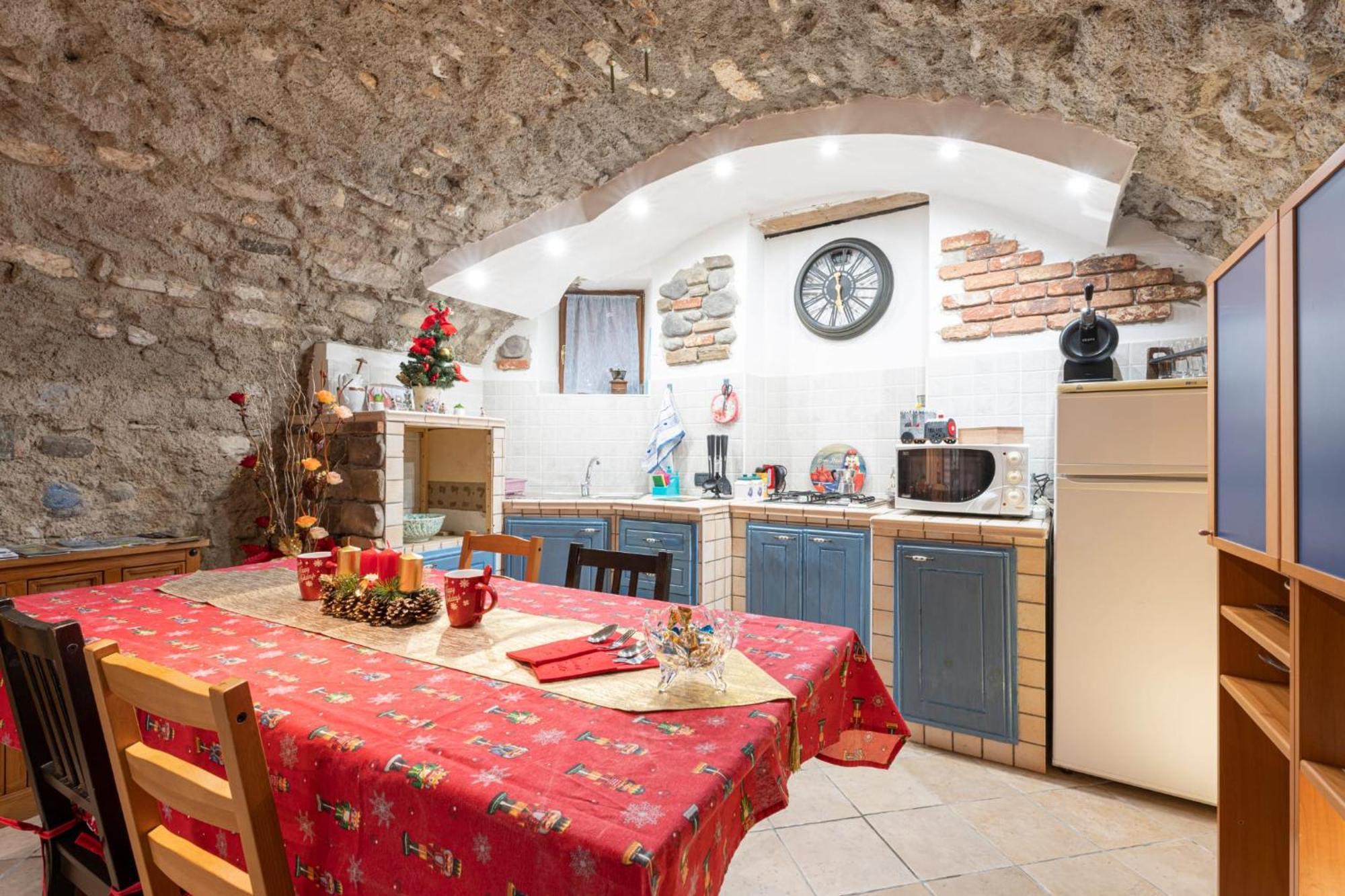 La Taverna Da Irene Roe Bagian luar foto